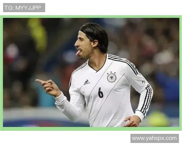 调皮足球球星场上妙趣横生展现个性瞬间引发欢笑热议