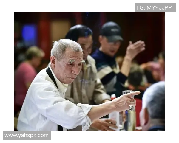 足球球星化身吉他高手场上场下风采各异音乐才华展现无遗